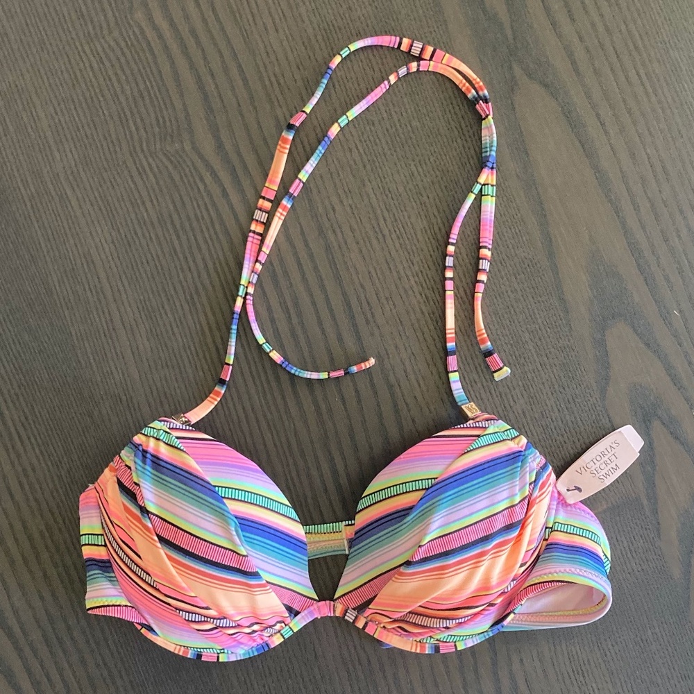 NWT VS Tease Halter Bikini Top